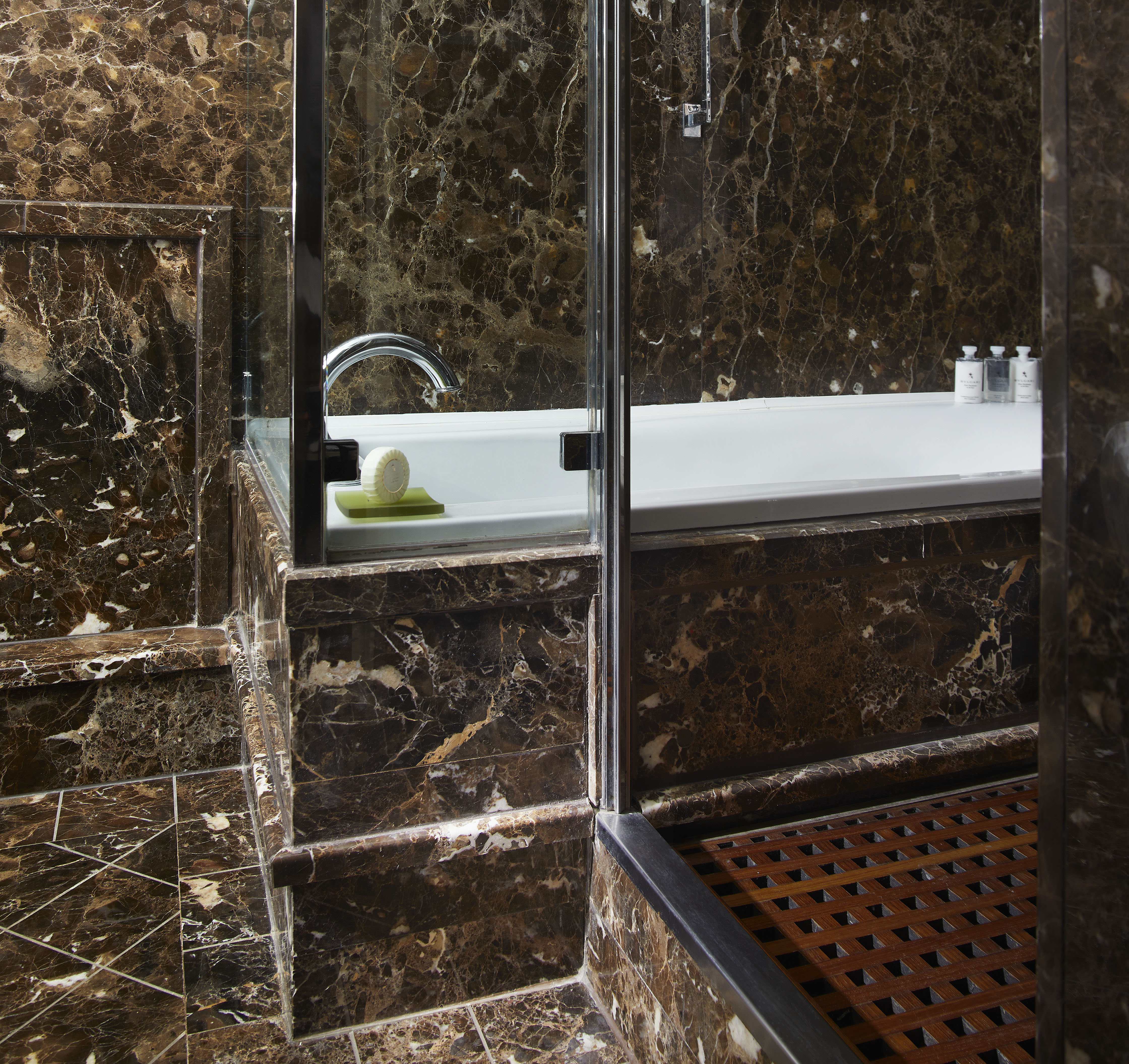 Royal Suite Bathroom.jpg